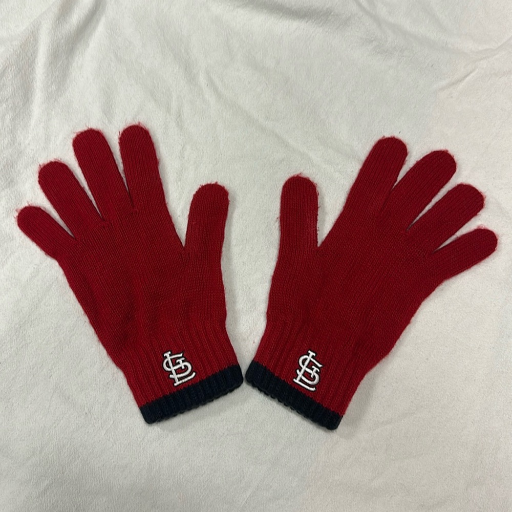 Men’s St. Louis Cardinals knit gloves.